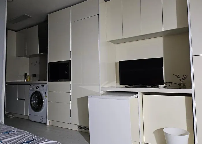 Apartment Urban Space Sinnonhyeon *